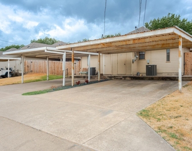 1609 W Jamestown Drive - Photo Thumbnail 17
