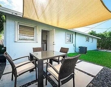 1607 Ne 15th Avenue - Photo Thumbnail 13