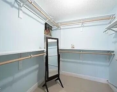 1607 Ne 15th Avenue - Photo Thumbnail 8