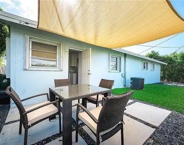 1607 Ne 15th Avenue - Photo Thumbnail 11