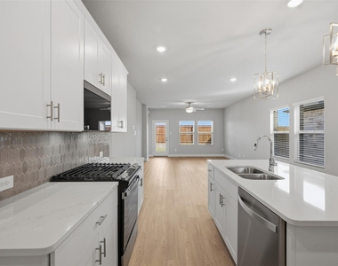 1701 Arches Road - Photo Thumbnail 4