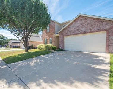 8512 Clearbrook Drive - Photo Thumbnail 2