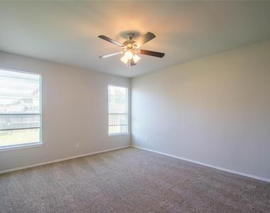 8512 Clearbrook Drive - Photo Thumbnail 17