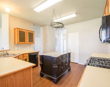 8512 Clearbrook Drive - Photo Thumbnail 11