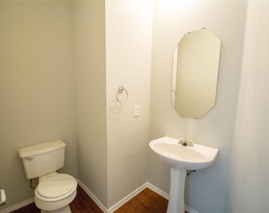 8512 Clearbrook Drive - Photo Thumbnail 16