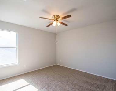 8512 Clearbrook Drive - Photo Thumbnail 20