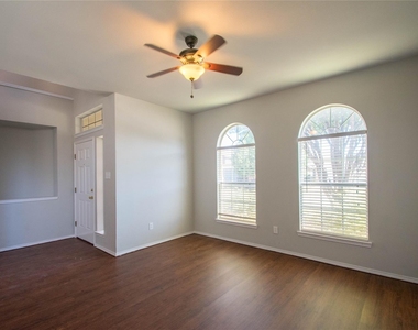 8512 Clearbrook Drive - Photo Thumbnail 5