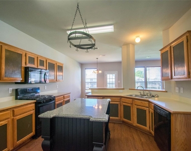 8512 Clearbrook Drive - Photo Thumbnail 14