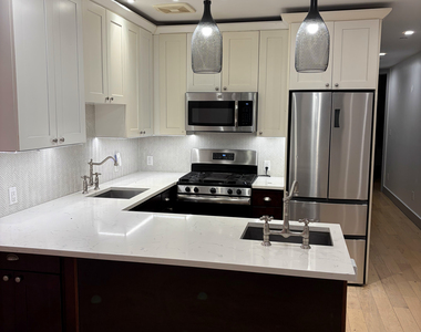 123 Pulaski Street - Photo Thumbnail 6