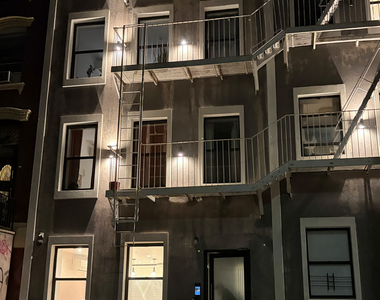 123 Pulaski Street - Photo Thumbnail 8