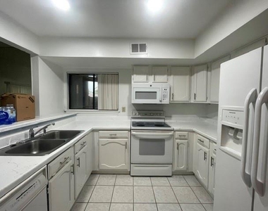 2440 Sunflower Drive - Photo Thumbnail 8