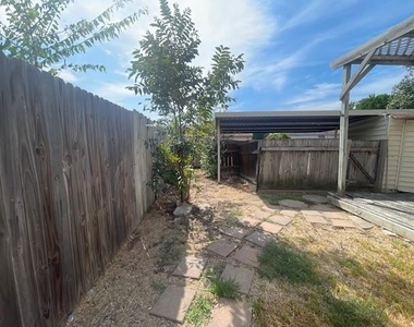 2440 Sunflower Drive - Photo Thumbnail 23