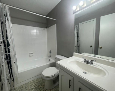 2440 Sunflower Drive - Photo Thumbnail 16