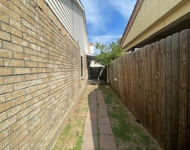 2440 Sunflower Drive - Photo Thumbnail 22