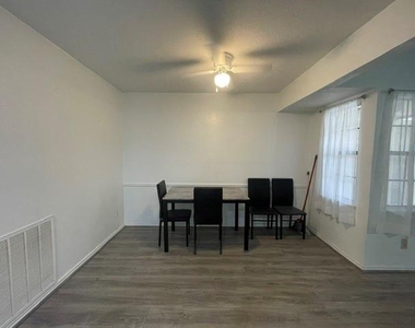 2440 Sunflower Drive - Photo Thumbnail 6