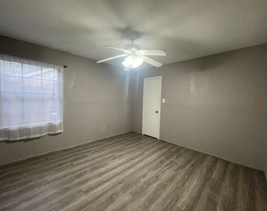 2440 Sunflower Drive - Photo Thumbnail 13