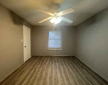 2440 Sunflower Drive - Photo Thumbnail 20