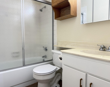 1905 Jasmine Street - Photo Thumbnail 26
