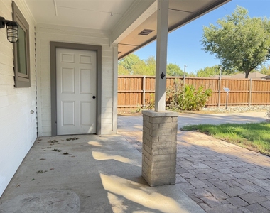 1905 Jasmine Street - Photo Thumbnail 28
