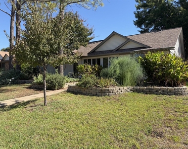 1905 Jasmine Street - Photo Thumbnail 4