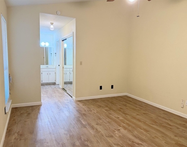 1905 Jasmine Street - Photo Thumbnail 16