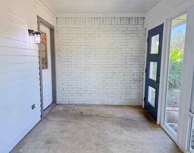 1905 Jasmine Street - Photo Thumbnail 5