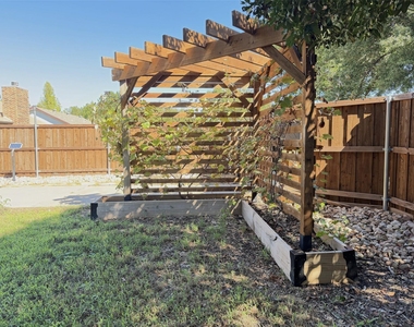 1905 Jasmine Street - Photo Thumbnail 33
