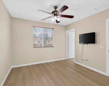 7449 Sarentino Lane - Photo Thumbnail 31