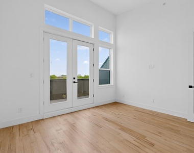 2080 Kelly Avenue - Photo Thumbnail 10