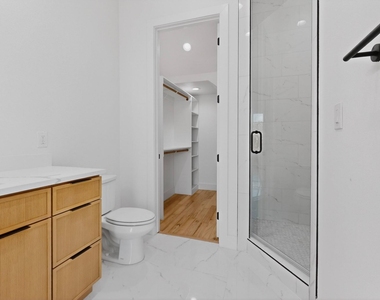 2080 Kelly Avenue - Photo Thumbnail 9