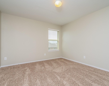 2212 Tombstone Road - Photo Thumbnail 9