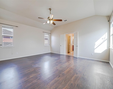 1316 Live Oak Lane - Photo Thumbnail 21