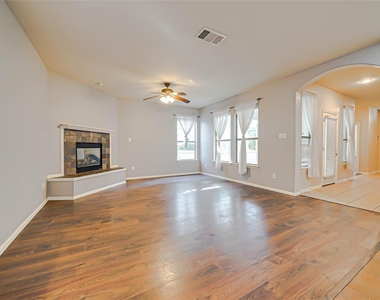 1316 Live Oak Lane - Photo Thumbnail 11