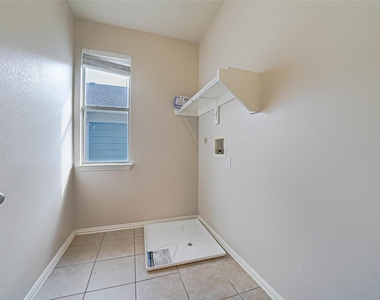 1316 Live Oak Lane - Photo Thumbnail 35