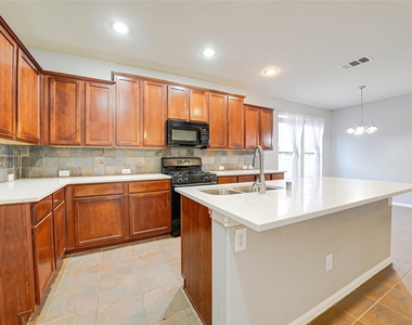 1316 Live Oak Lane - Photo Thumbnail 7