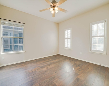 1316 Live Oak Lane - Photo Thumbnail 28