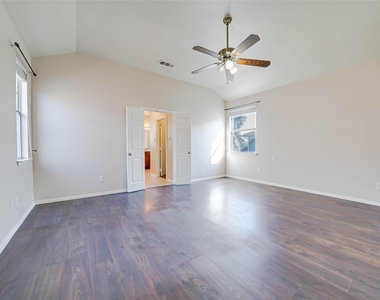 1316 Live Oak Lane - Photo Thumbnail 22