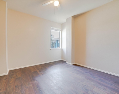 1316 Live Oak Lane - Photo Thumbnail 32