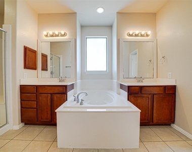 1316 Live Oak Lane - Photo Thumbnail 24