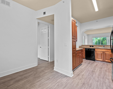 3500 Oaks Clubhouse Drive - Photo Thumbnail 7