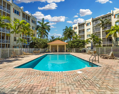 3500 Oaks Clubhouse Drive - Photo Thumbnail 18