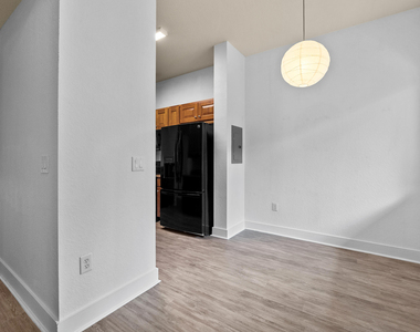 3500 Oaks Clubhouse Drive - Photo Thumbnail 8