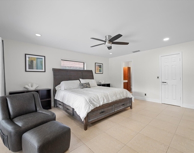 1225 Nw 111th Avenue - Photo Thumbnail 13