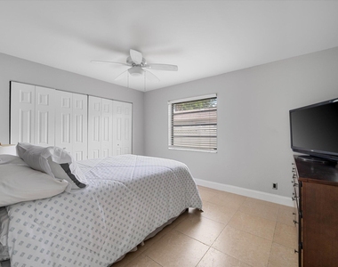1225 Nw 111th Avenue - Photo Thumbnail 17