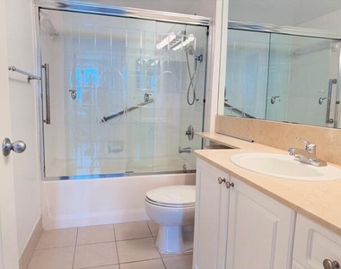 651 Okeechobee Boulevard - Photo Thumbnail 7
