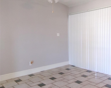 665 Stonewall Drive - Photo Thumbnail 6