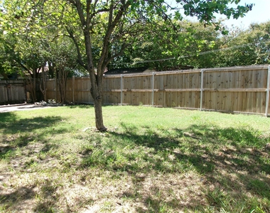 665 Stonewall Drive - Photo Thumbnail 13