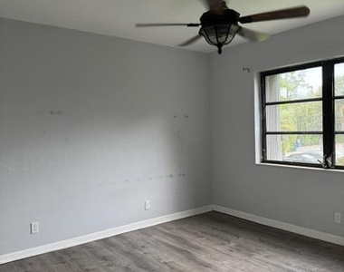 3119 Oakland Shores Drive - Photo Thumbnail 8