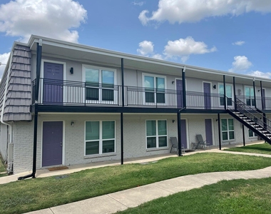 2200 W Lowden Street - Photo Thumbnail 3