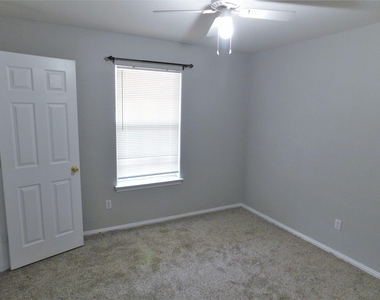 124 Pr 3230 - Photo Thumbnail 11